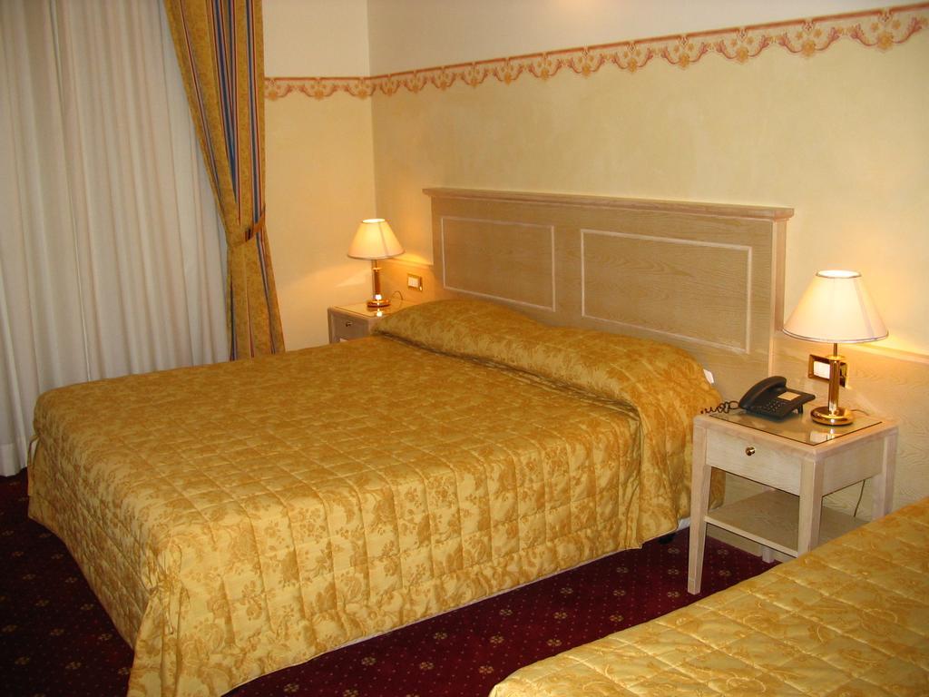 Hotel Byron Rimini Dış mekan fotoğraf