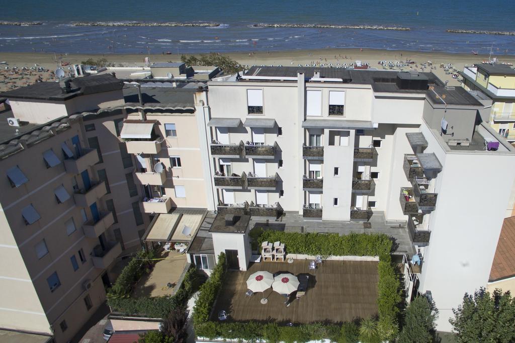 Hotel Byron Rimini Dış mekan fotoğraf